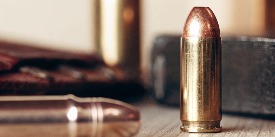 no a gold titanium alloy is not considered bull